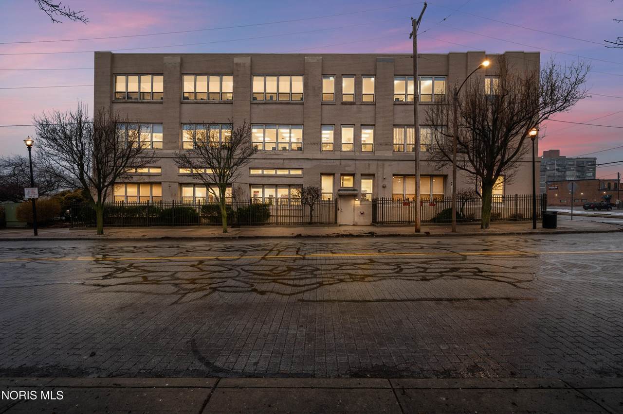 100 Huron Street - Photo 1