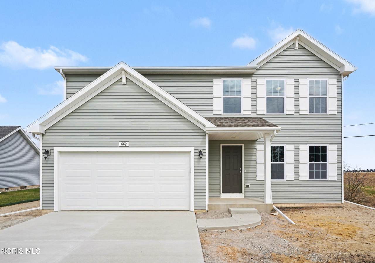 662 Appian Avenue - Photo 1