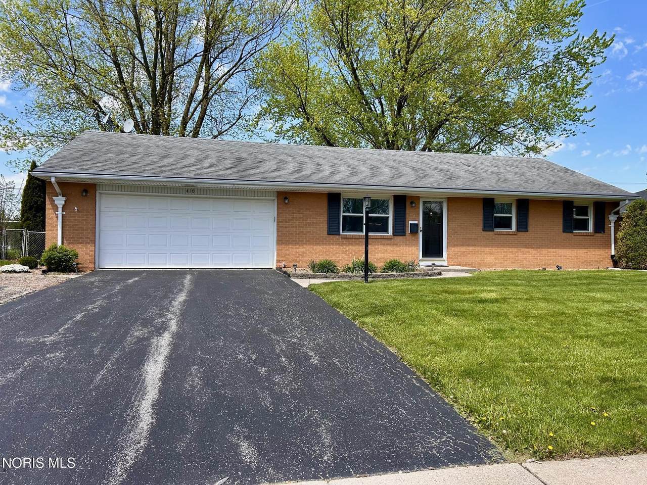 410 Overlook Drive - Photo 1