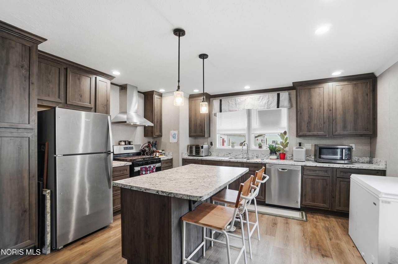 833 Skye View Drive - Photo 1