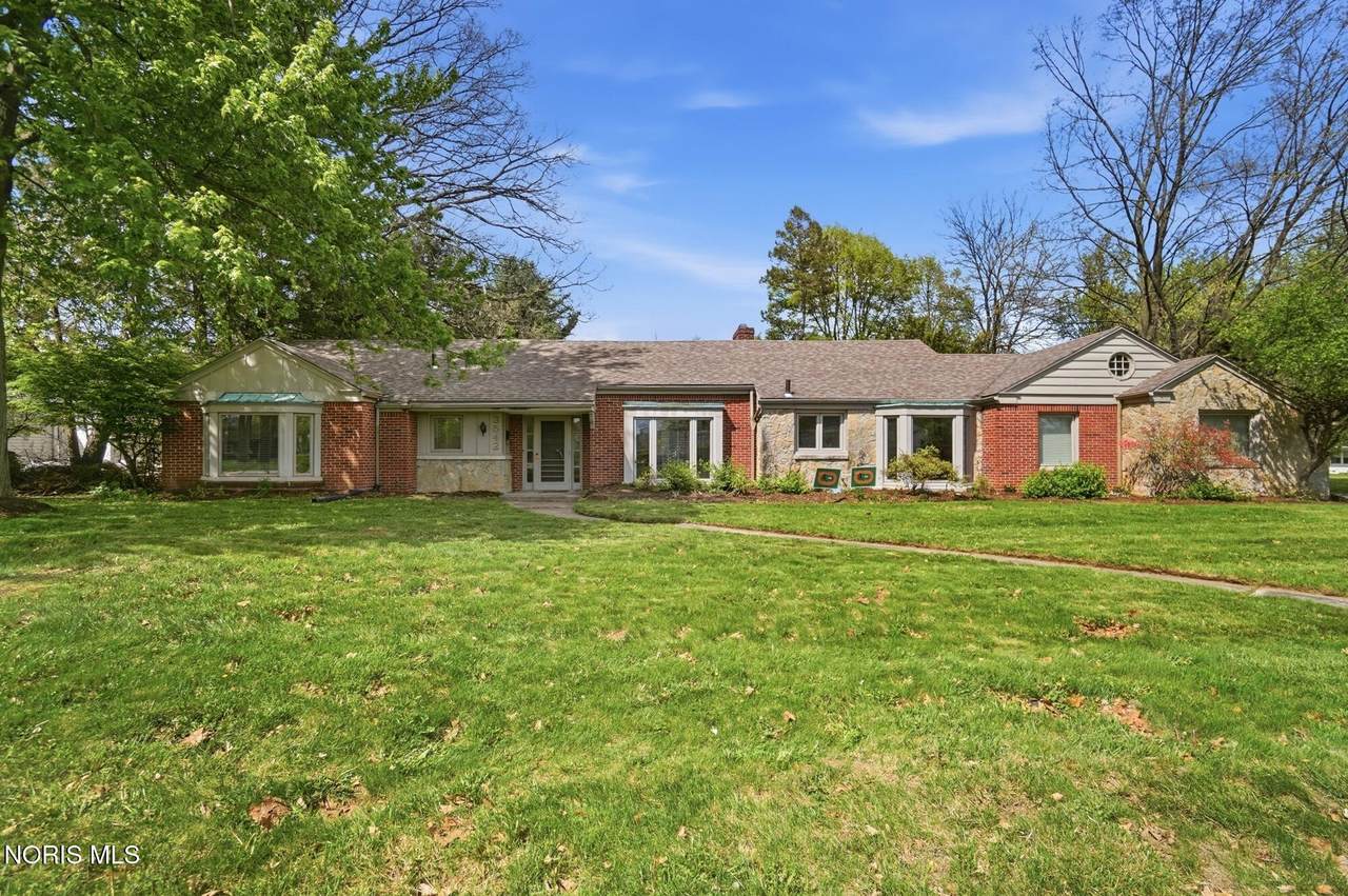 3542 Kenwood Boulevard - Photo 1
