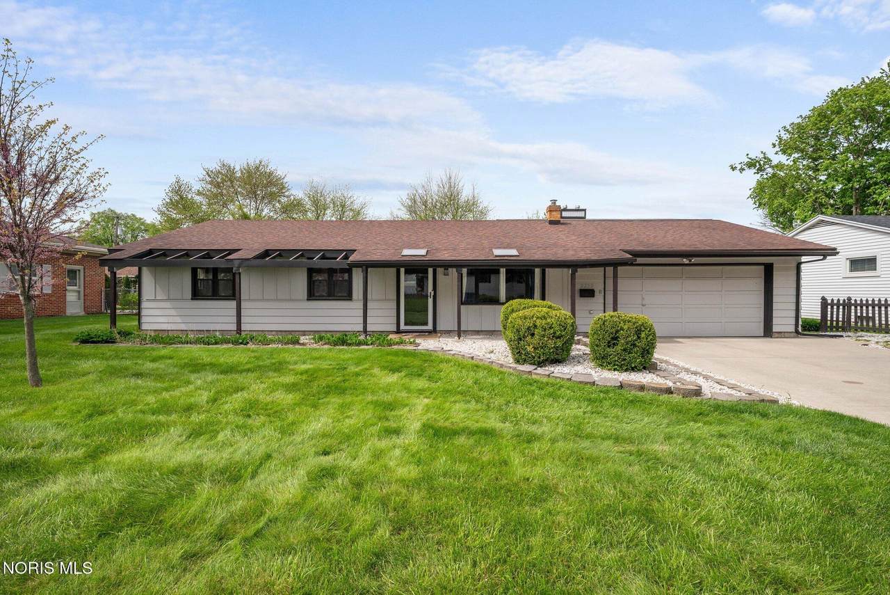2258 Heatherwood Drive - Photo 1