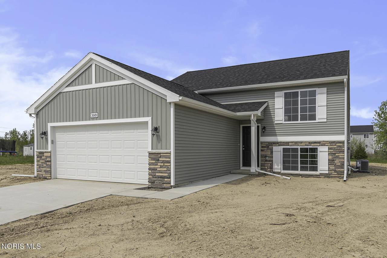 1051 Lakeside Lane - Photo 1