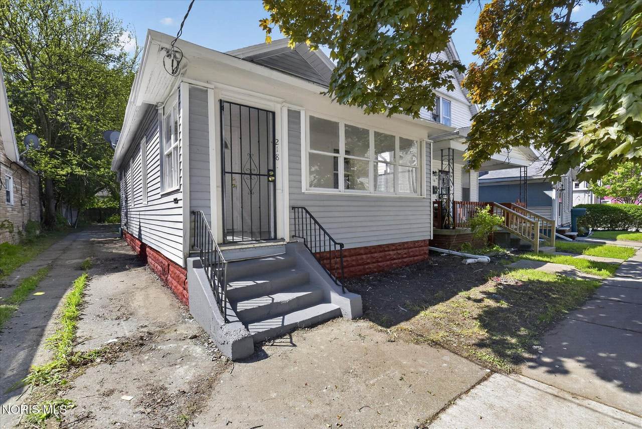 218 Dexter Street - Photo 1