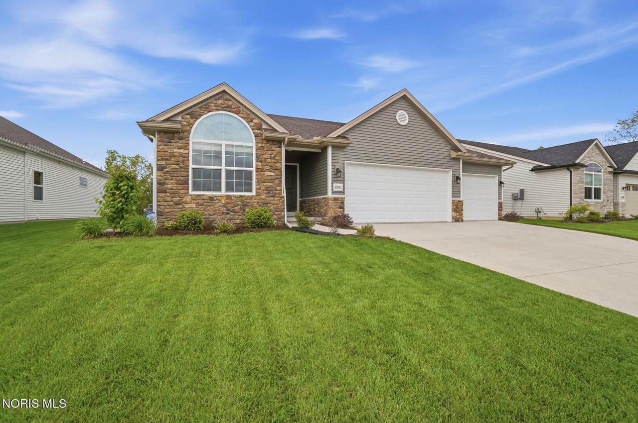 1001 Plum Grove Lane - Photo 1