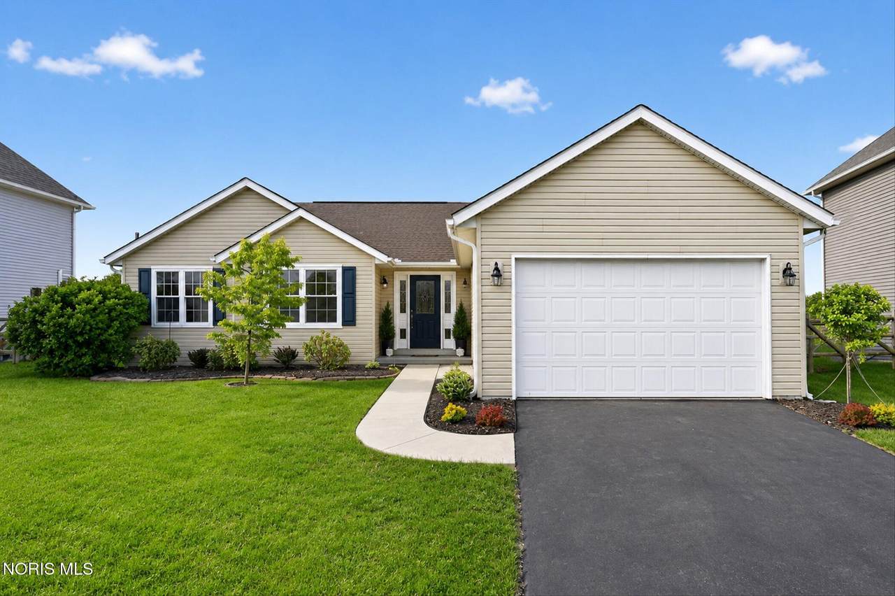 10781 Sun Trace Drive - Photo 1