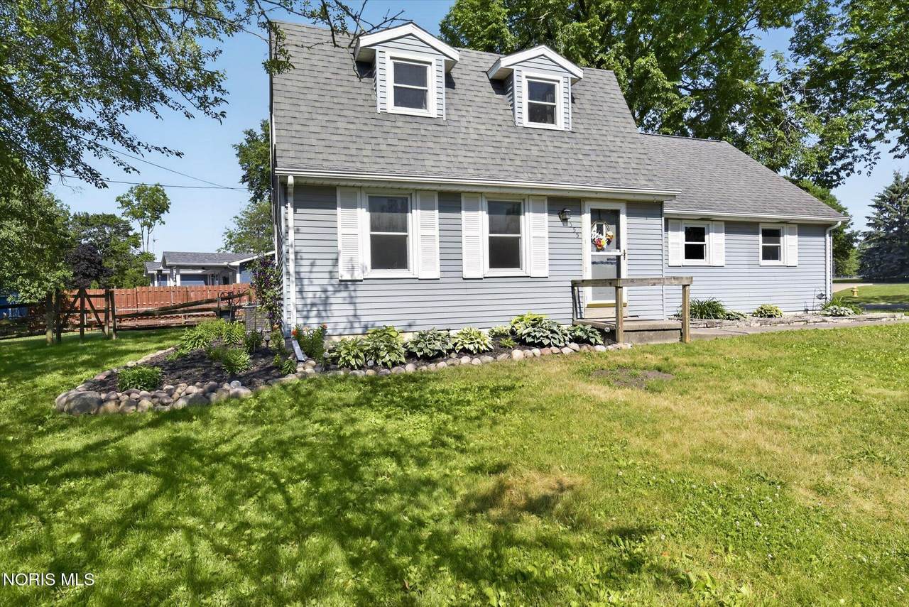 555 Wood Street - Photo 1