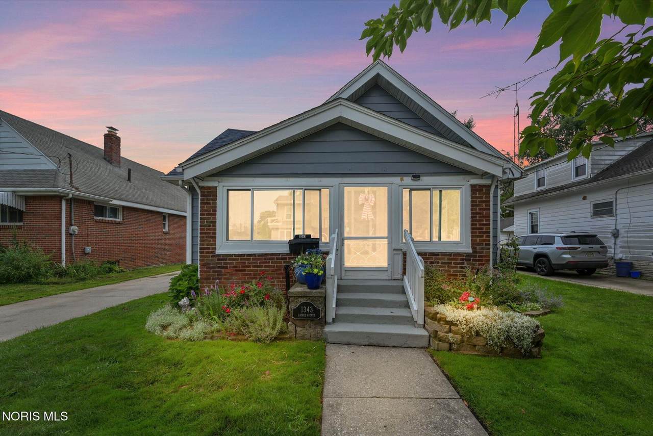 1343 Laurel Avenue - Photo 1