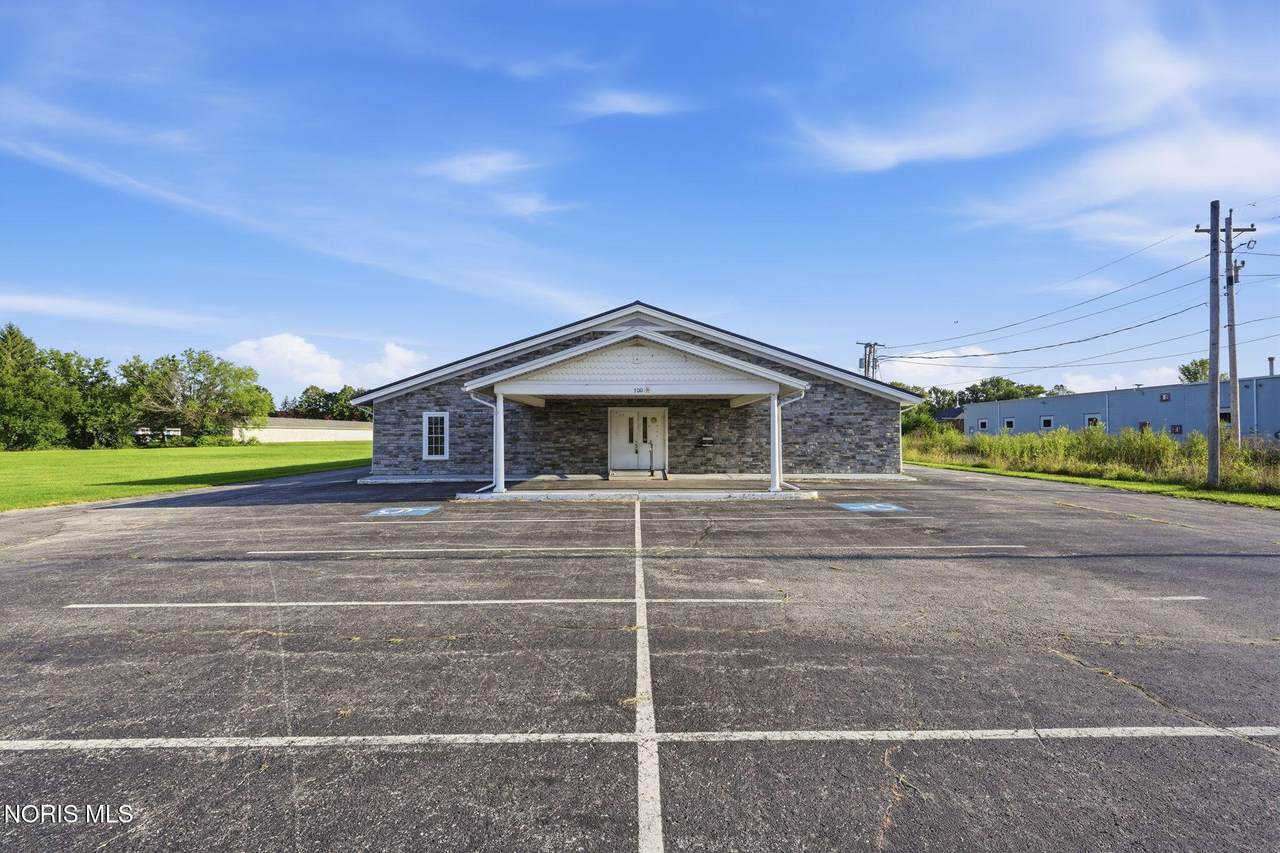 700 Rockwell Avenue - Photo 1