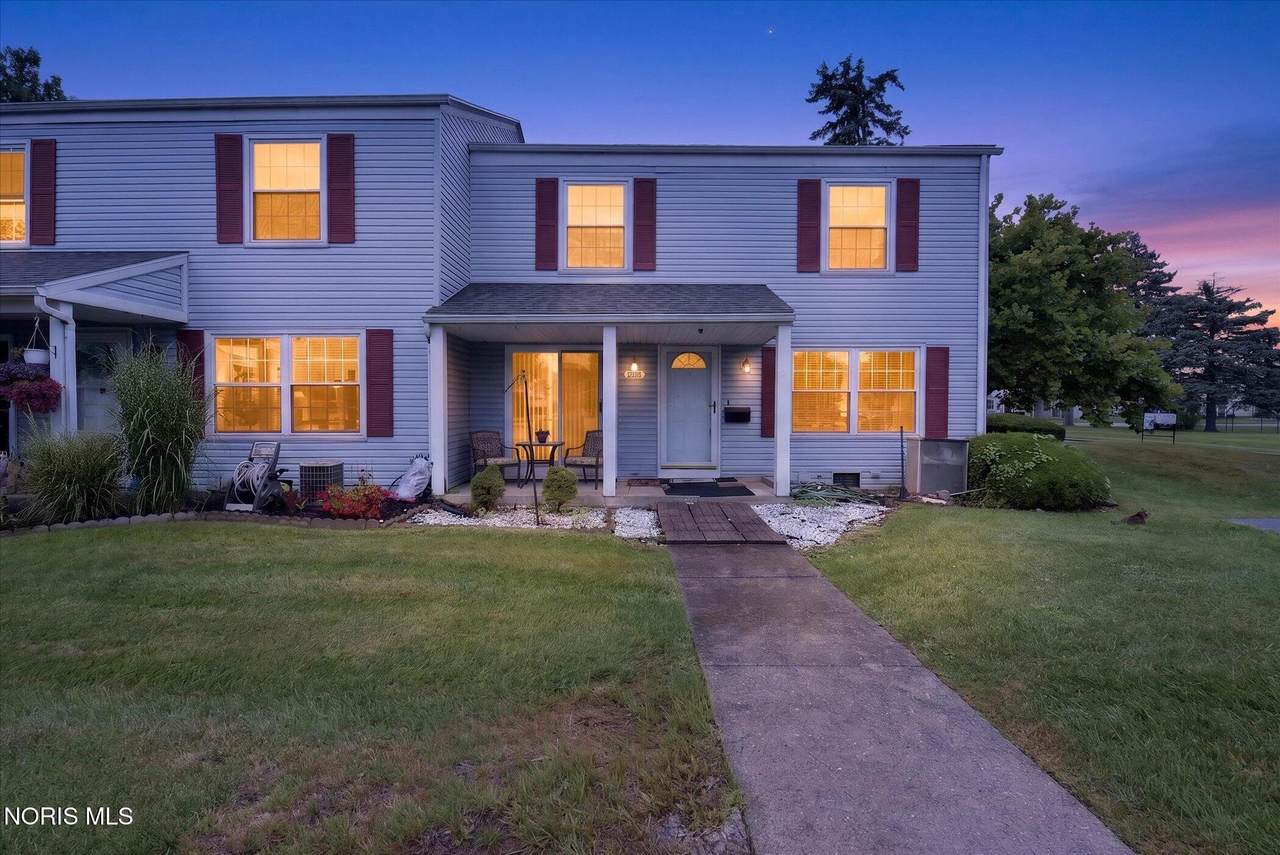 3766 Lakepointe Drive - Photo 1