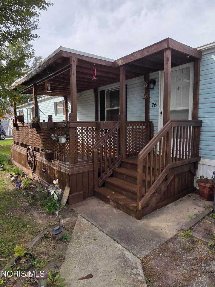 76 Foxrun Street - Photo 1