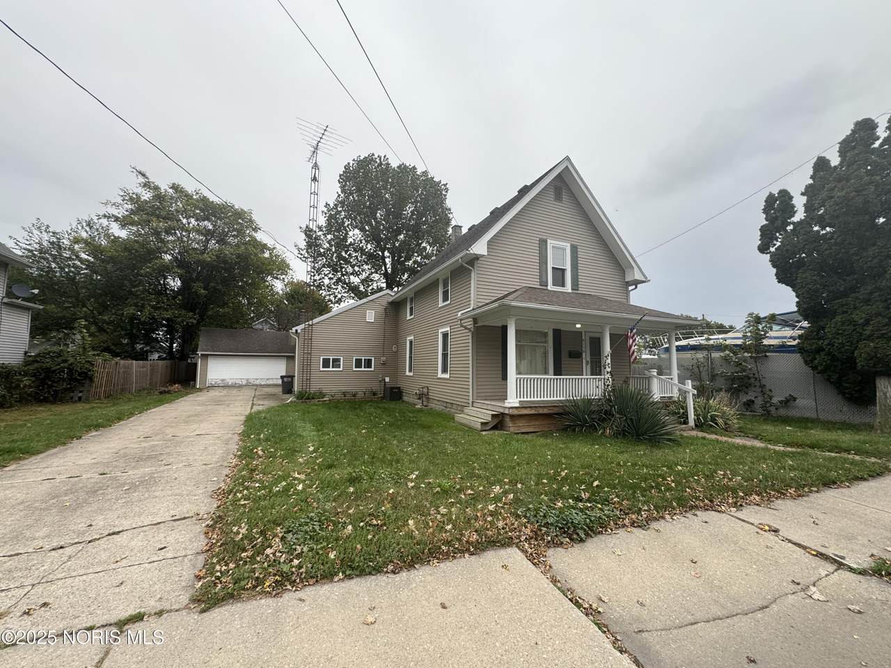 6138 Edgewater Drive - Photo 1