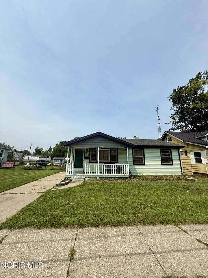 558 Thurston Street - Photo 1
