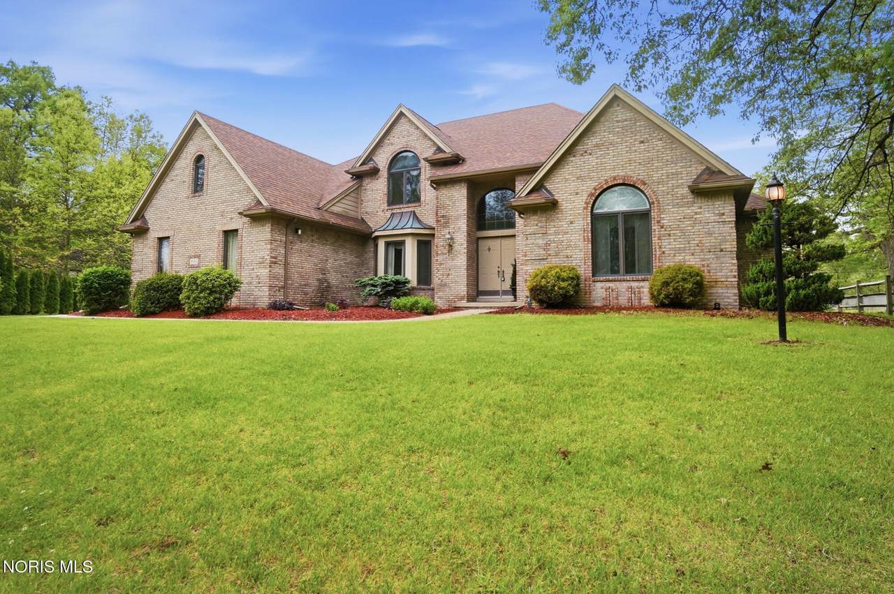 9143 Rolling Hill Road - Photo 1