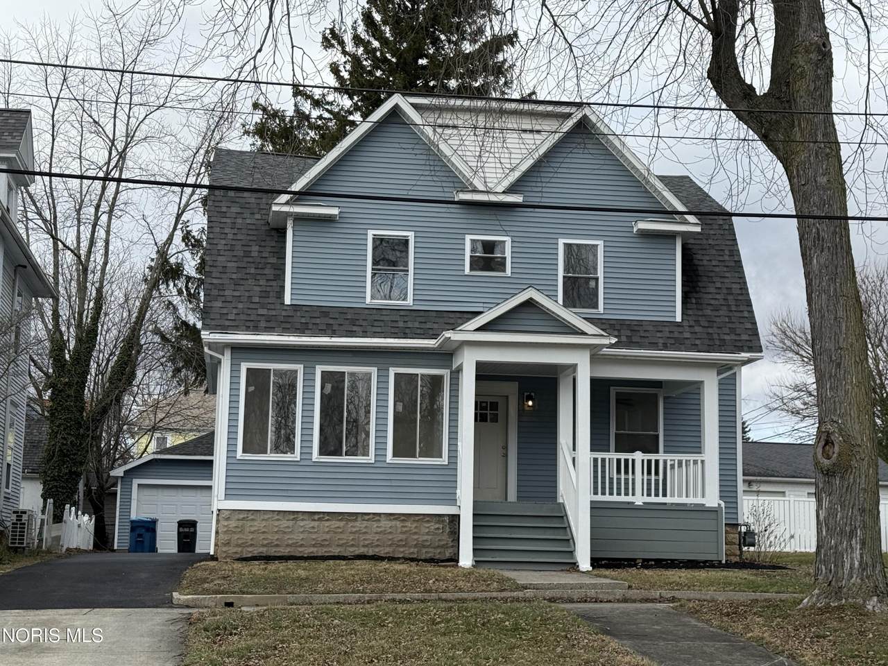 318 Park Avenue - Photo 1