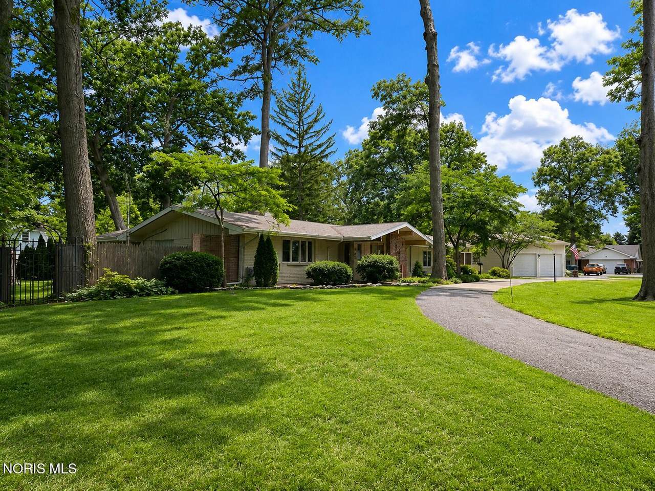 102 Oak Street - Photo 1