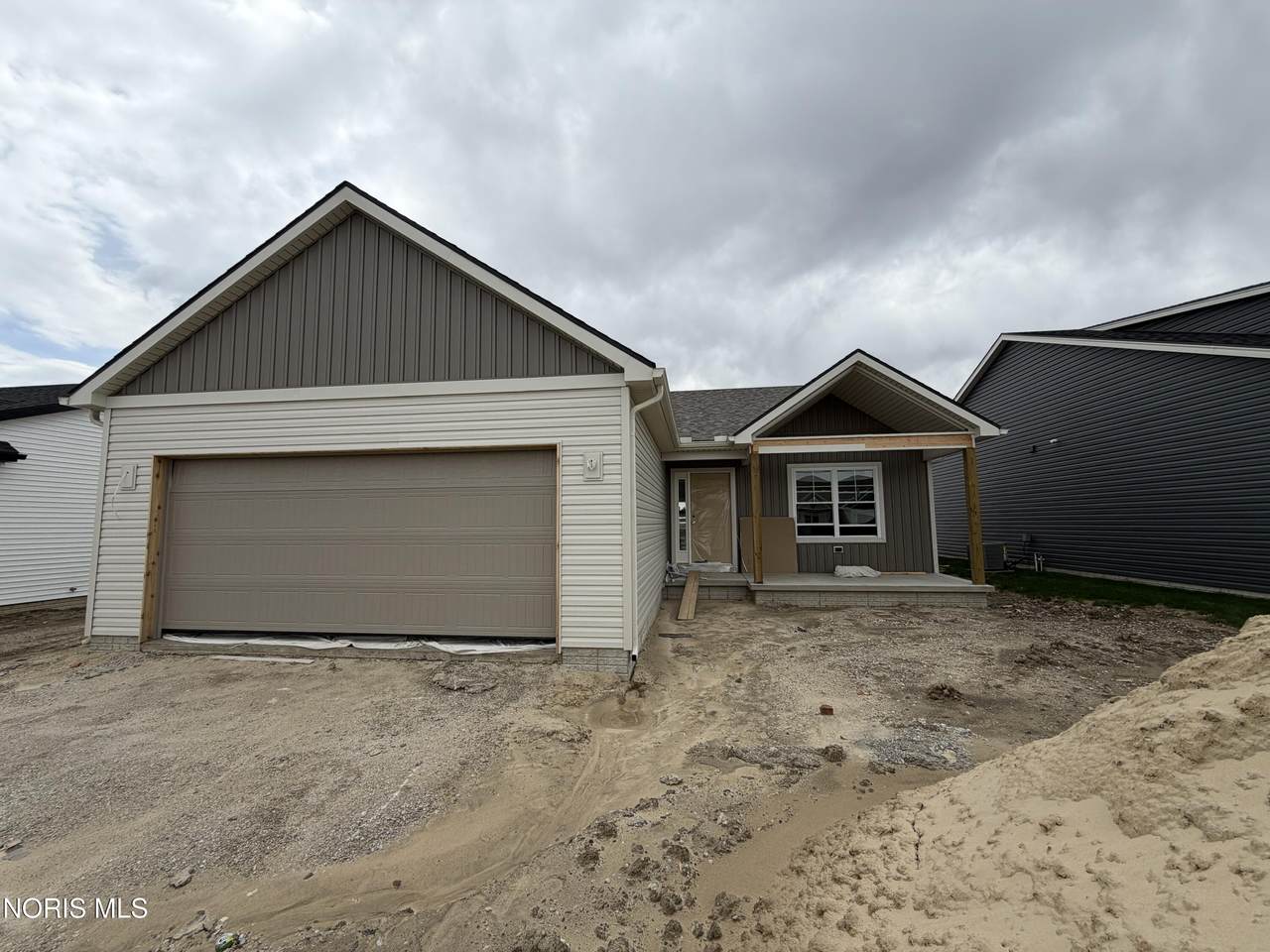 5026 Easton Drive - Photo 1