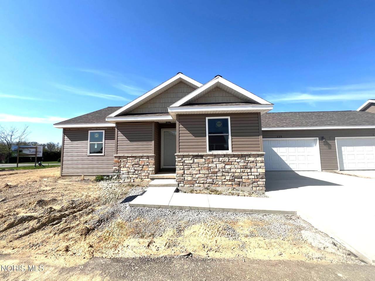 987 Greenbrier Road - Photo 1