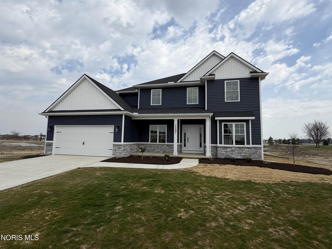 1407 Thomas Lane - Photo 1