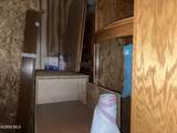 832 Waverly Avenue - Photo 6