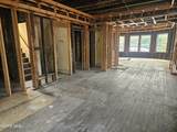 636 Spencer Street - Photo 10