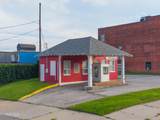 840 Summit Street - Photo 2