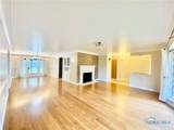 3942 Greenview Drive - Photo 3
