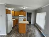 000 Meadowlark Ln - Photo 3