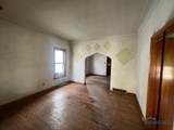 933 Waverly Avenue - Photo 5