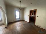 933 Waverly Avenue - Photo 6
