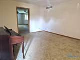 1100 Cherry Lane - Photo 2