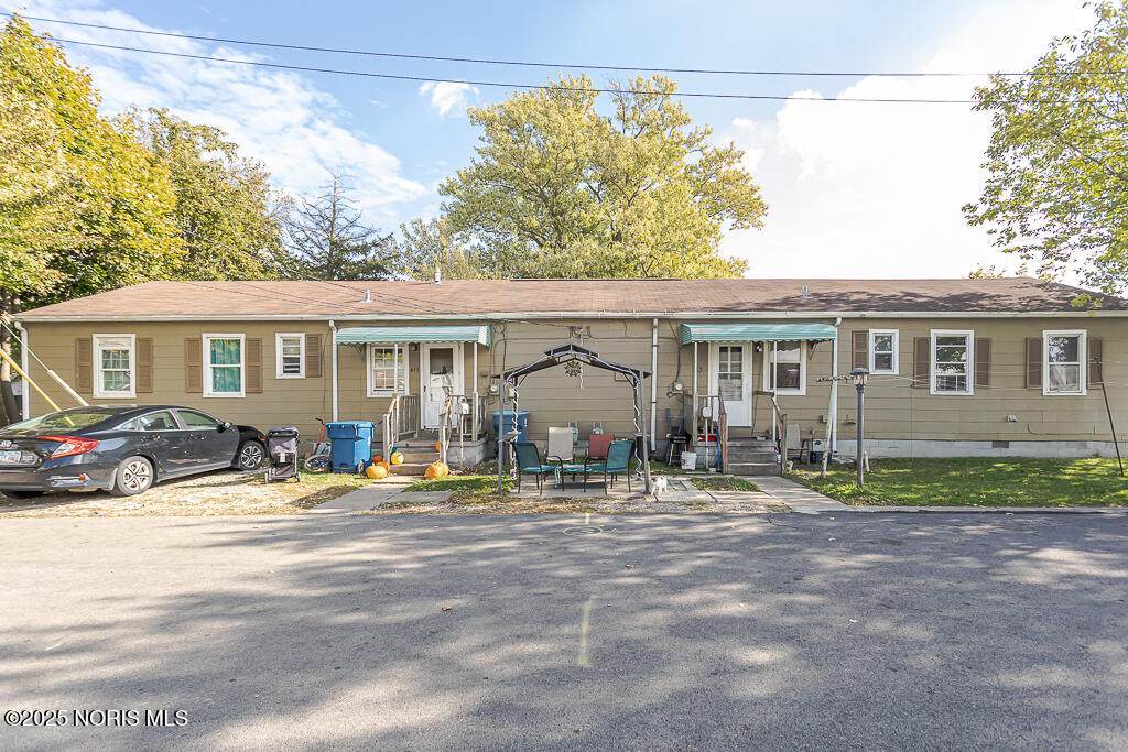 439 Erie Court - Photo 1