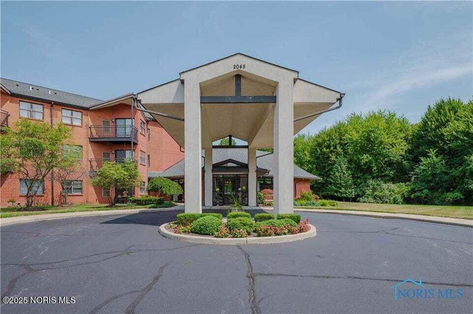 2001 Perrysburg Holland Road - Photo 1