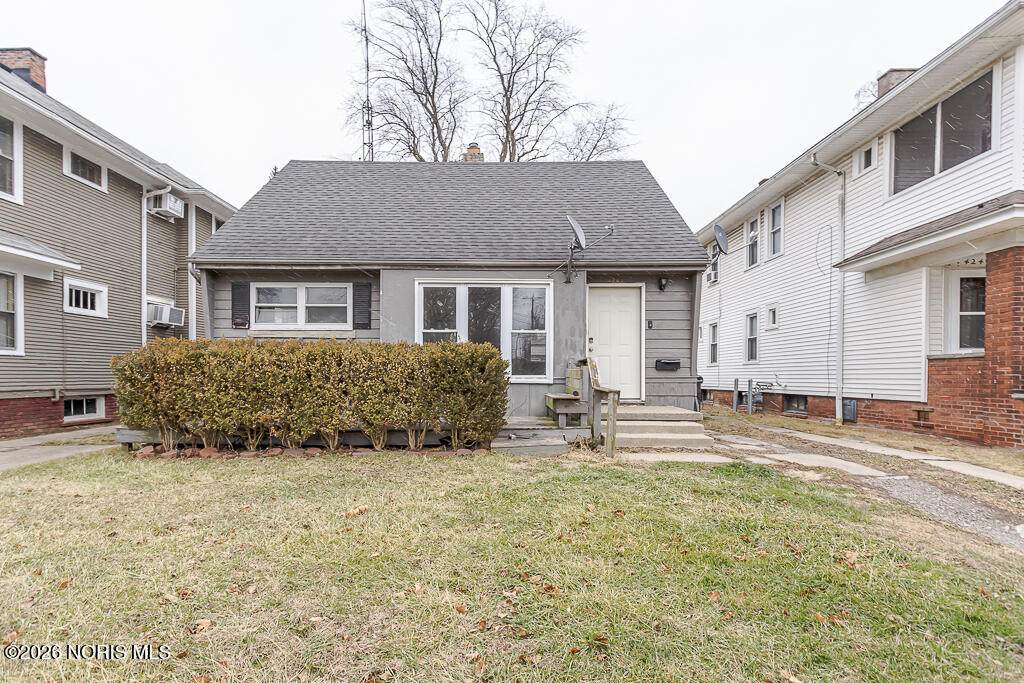 4244 Lockwood Avenue - Photo 1