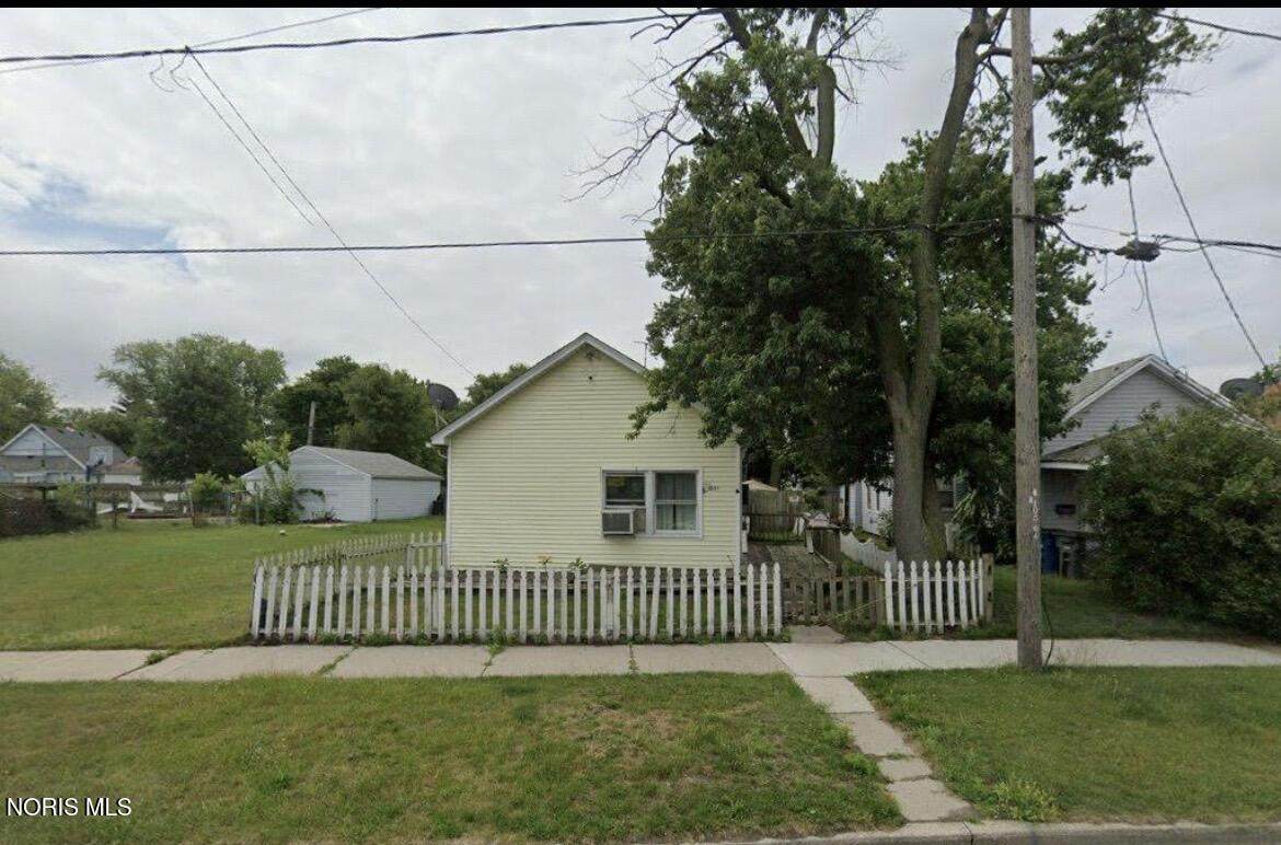 1601 Airline Avenue - Photo 1