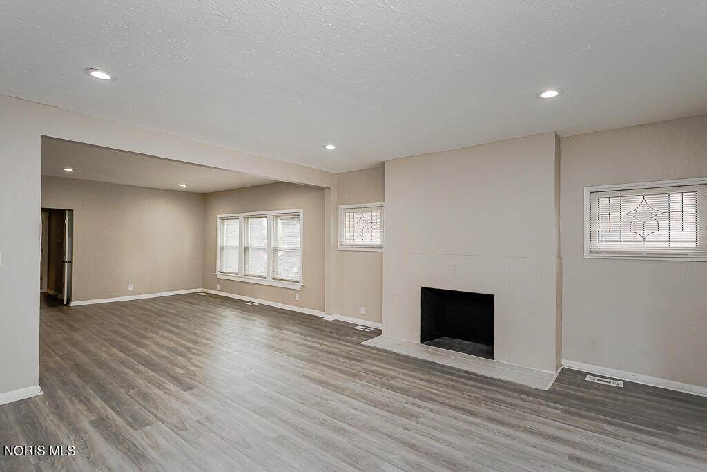 2337 Parkwood Avenue - Photo 1