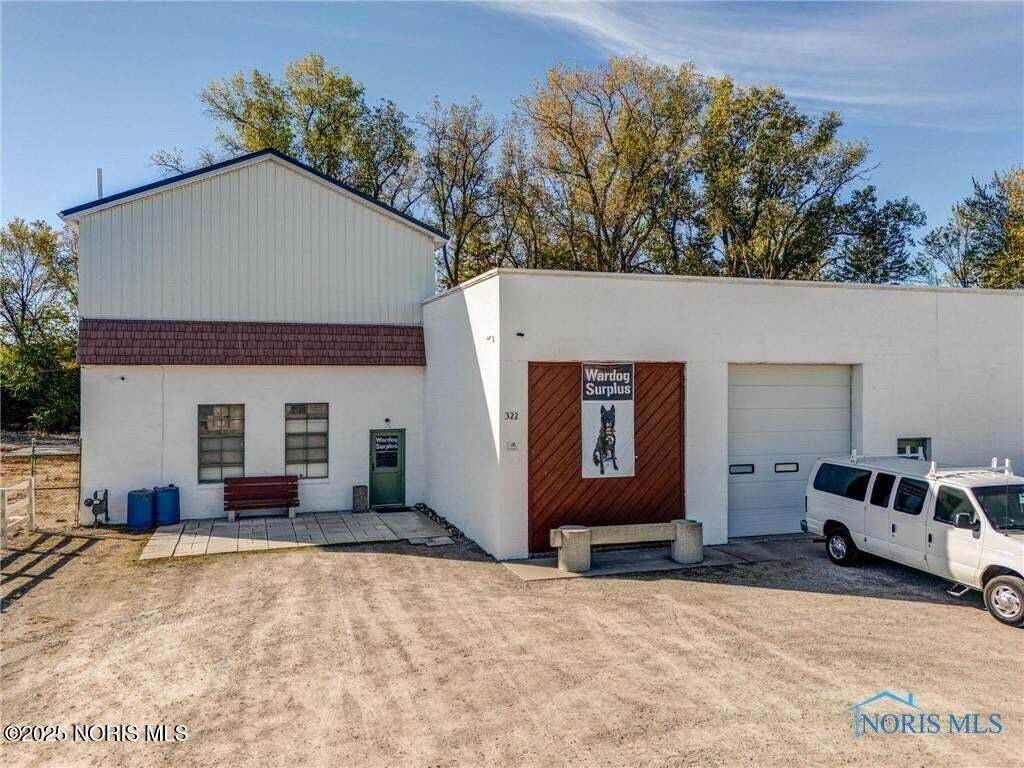 322 Illinois Avenue - Photo 1