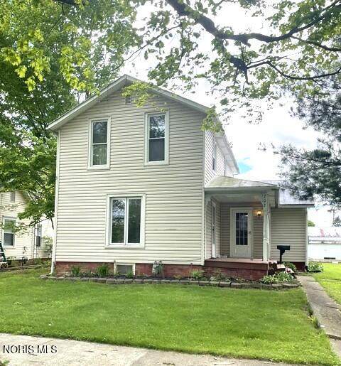 702 7th Street - Photo 1