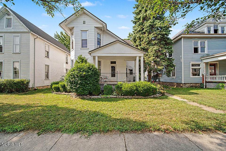 207 Center Street - Photo 1
