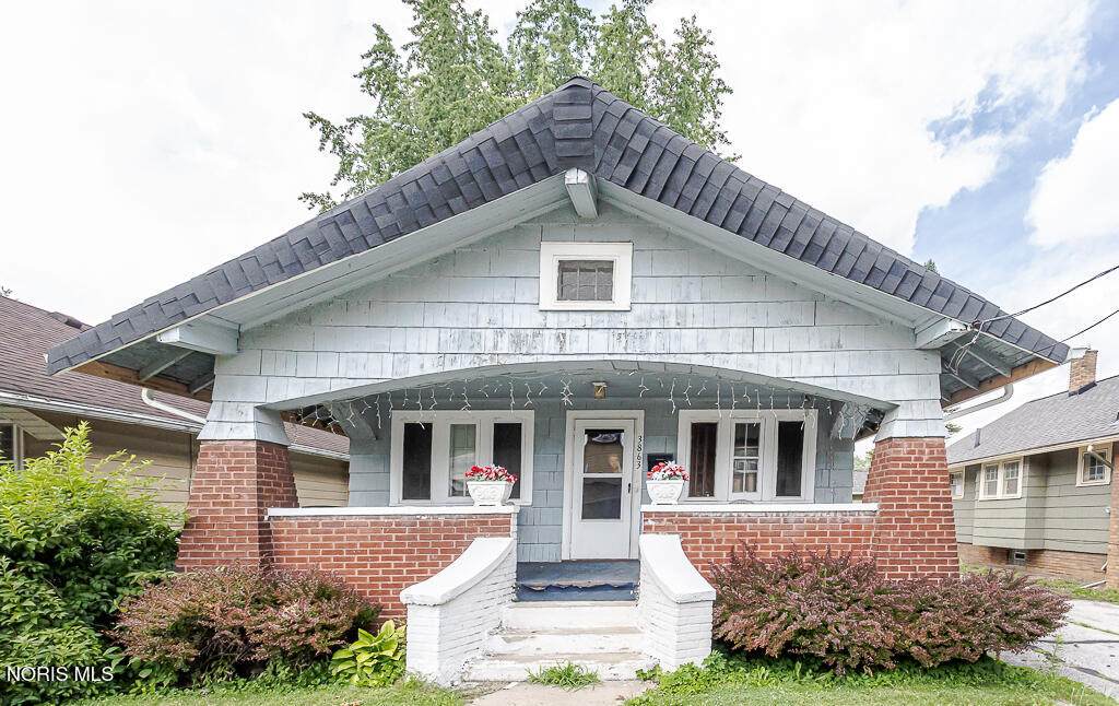 3863 Upton Avenue - Photo 1