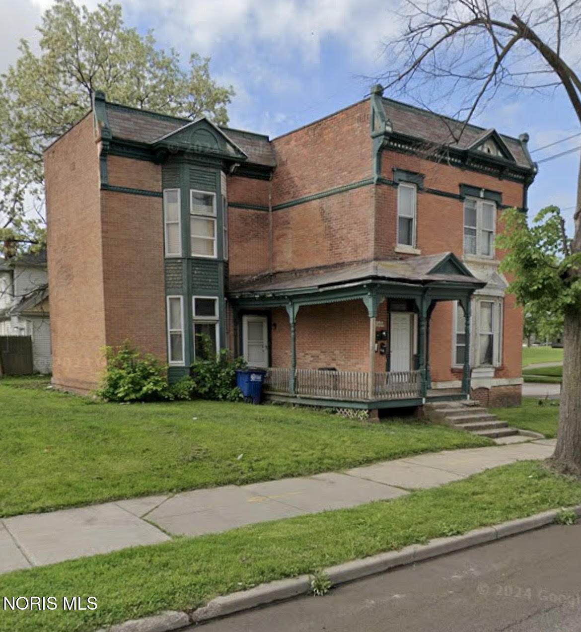902 Huron Street - Photo 1
