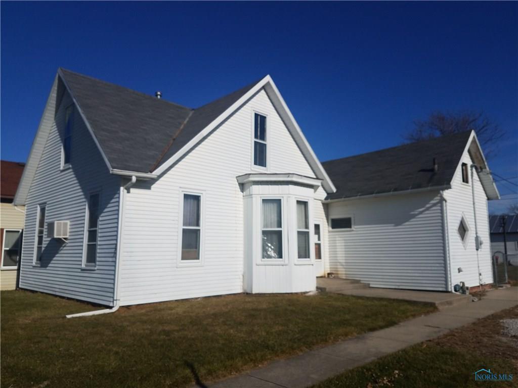 123 Seneca - Photo 1