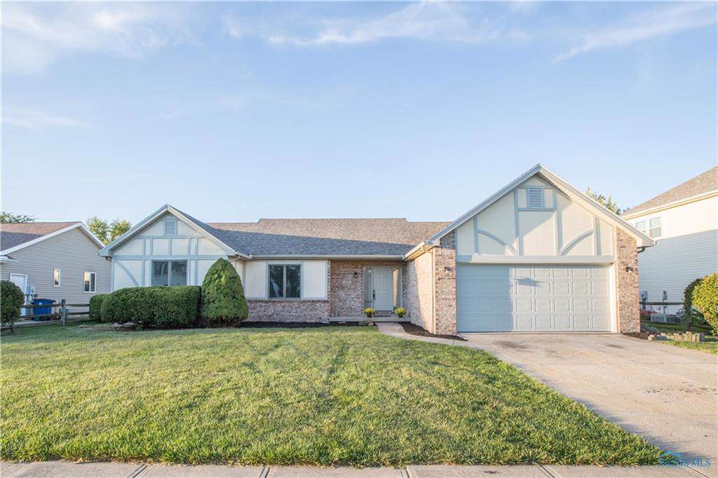 821 Christopher - Photo 1