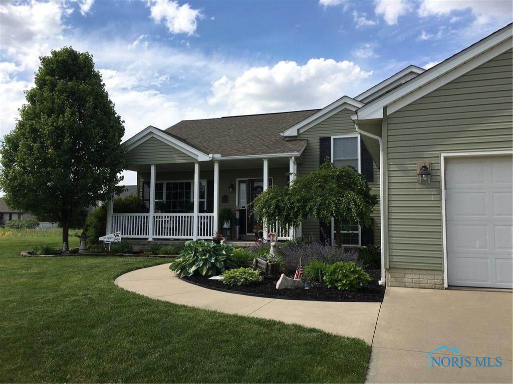 639 Fairway - Photo 1