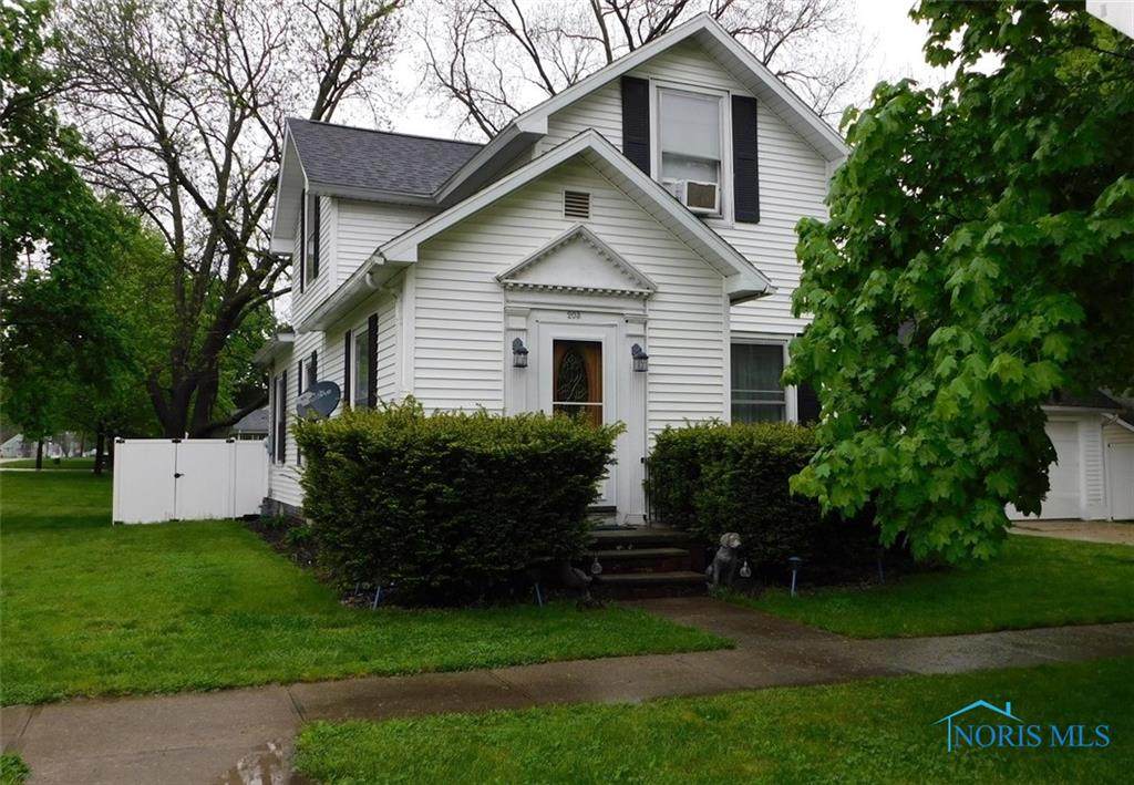 203 Hull - Photo 1