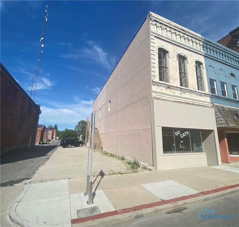 714 Perry - Photo 1