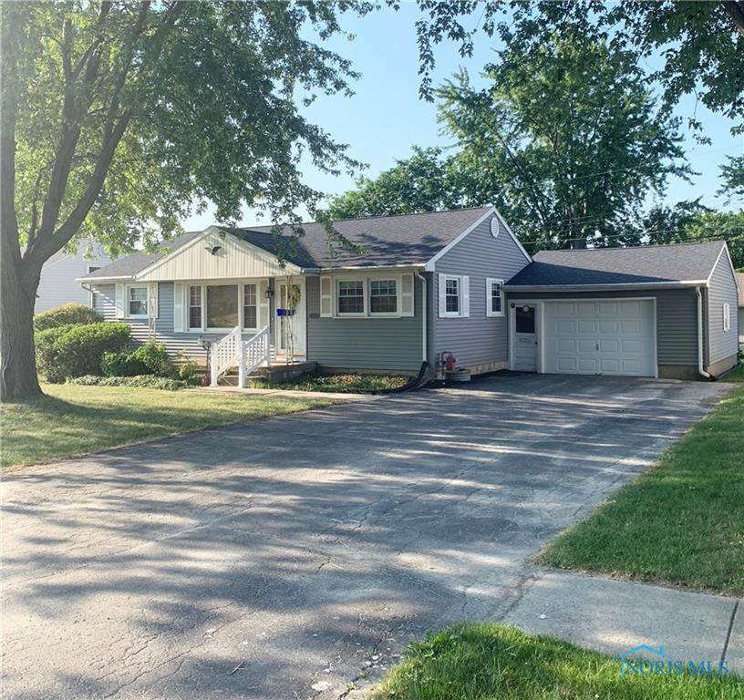 631 Melrose - Photo 1
