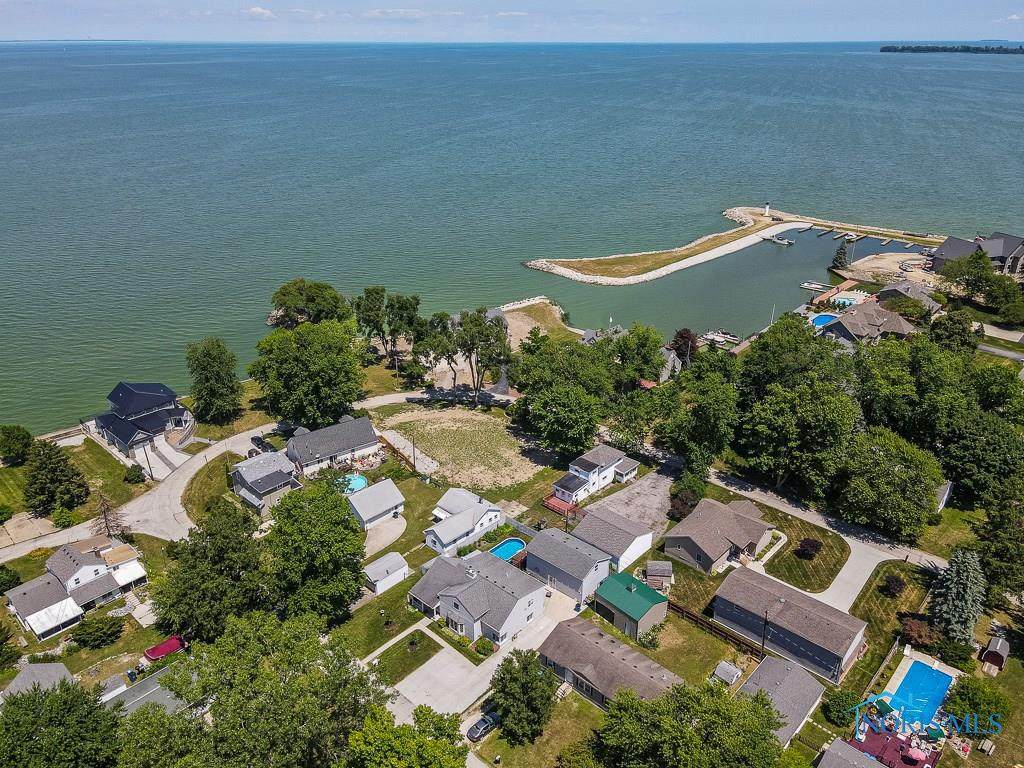 2071 Baywood Drive - Photo 1