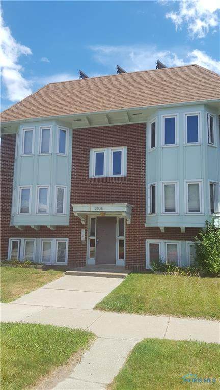 2044 Warren - Photo 1