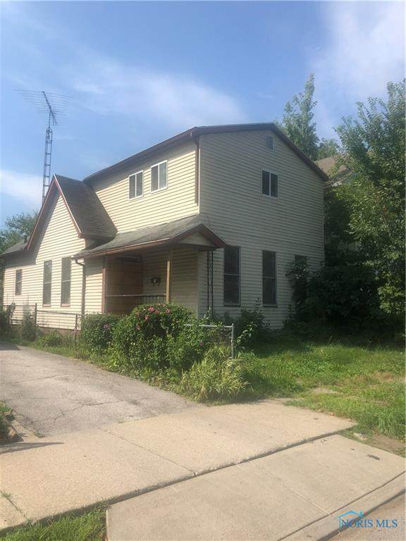 717 Pinewood - Photo 1